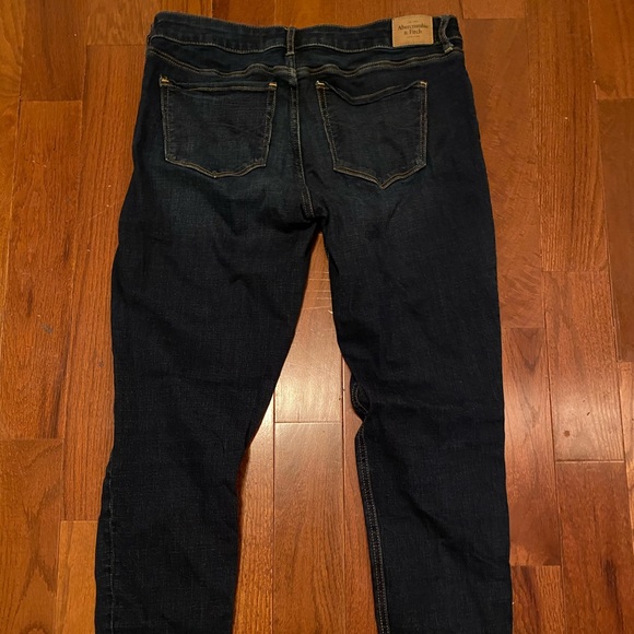 Abercrombie and Fitch dark wash skinny jeans - Picture 4 of 4